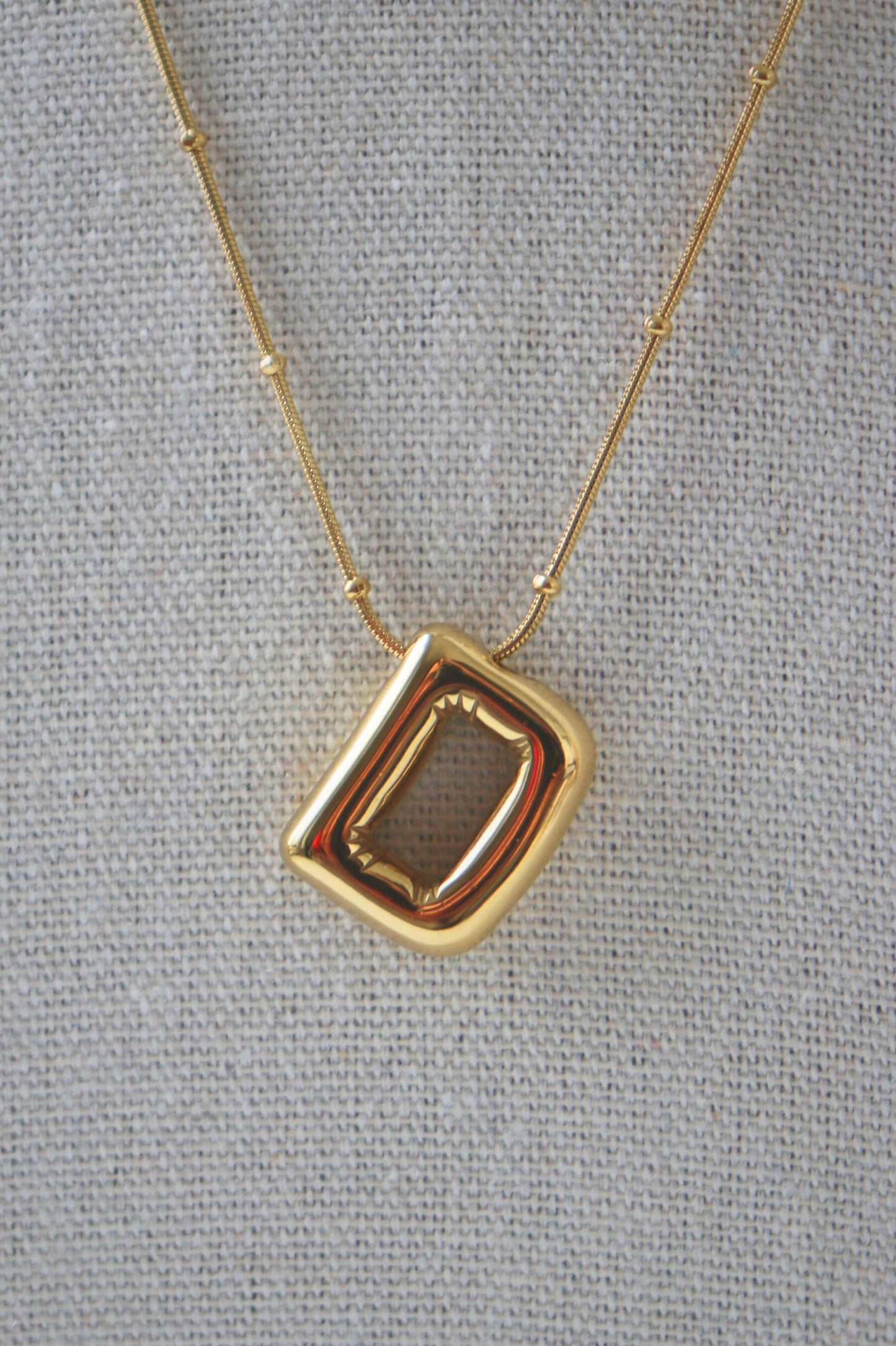 COLLIER ESSENTIEL