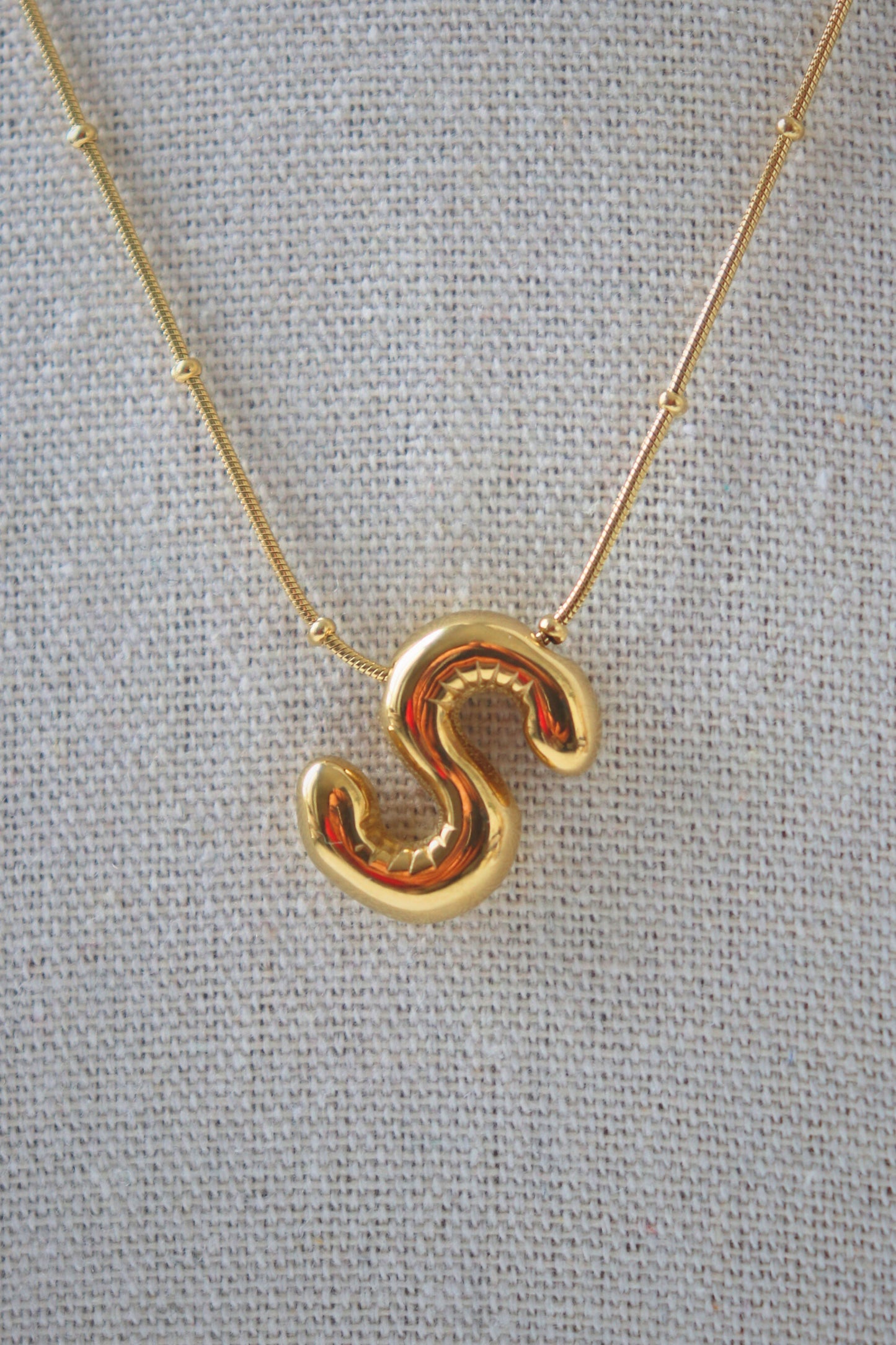 COLLIER ESSENTIEL