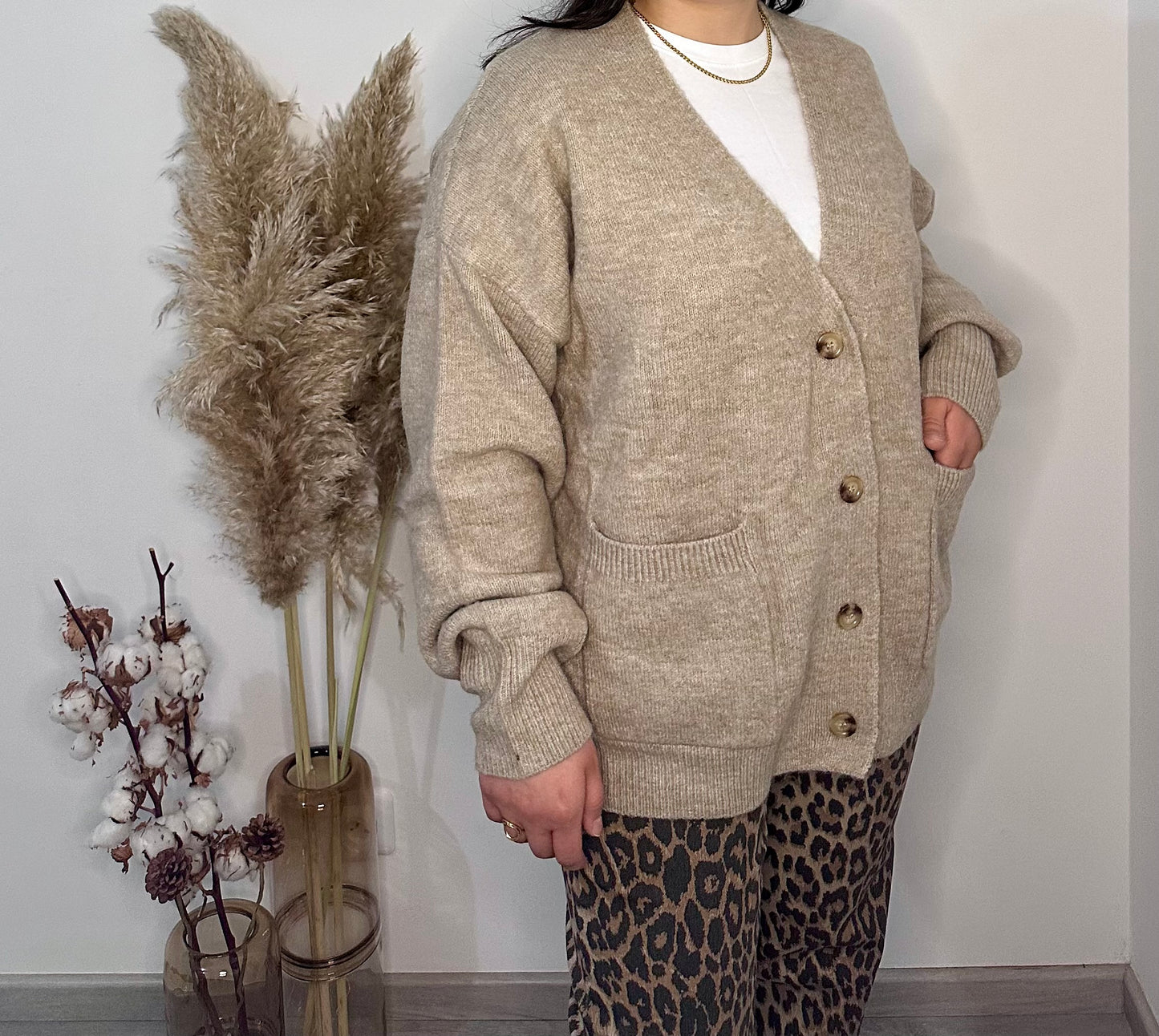 SLEEVELESS KNITTED VEST