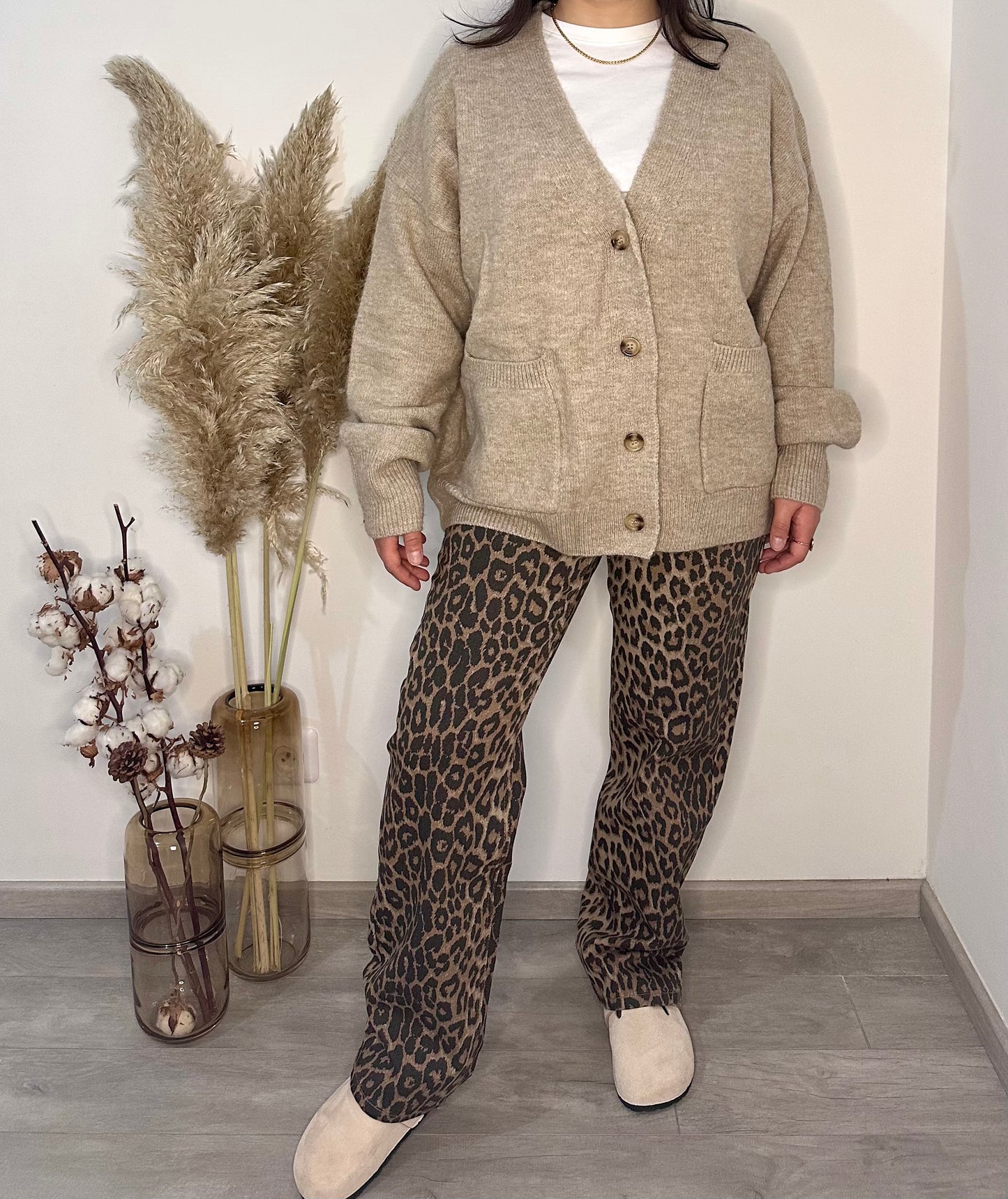 SLEEVELESS KNITTED VEST