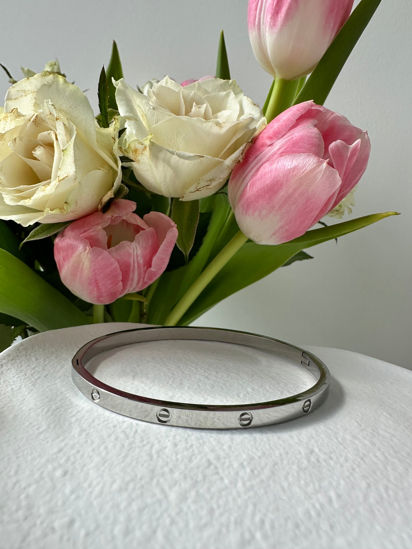 RANIA THIN BANGLE BRACELET