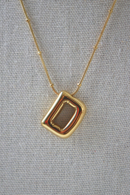 COLLIER ESSENTIEL