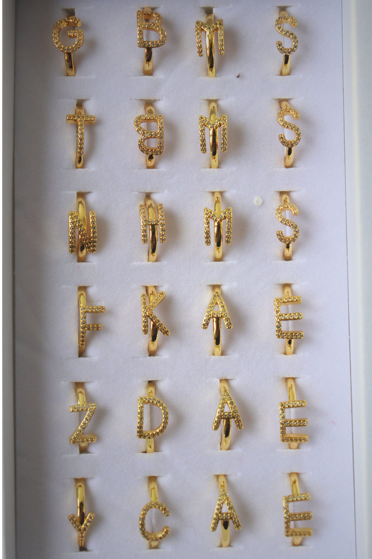 BAGUES LETTRE STRASS