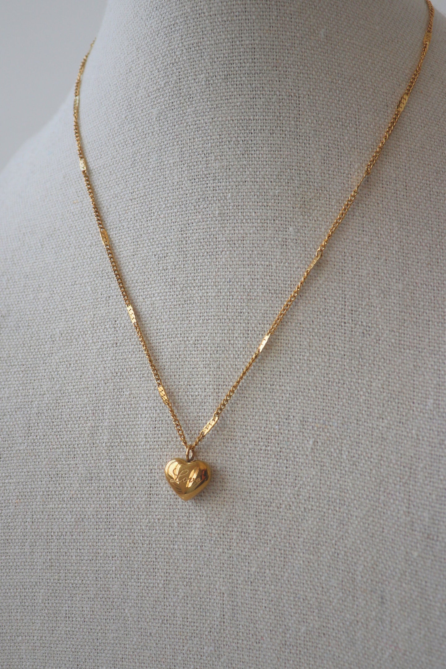 COLLIER LOVA