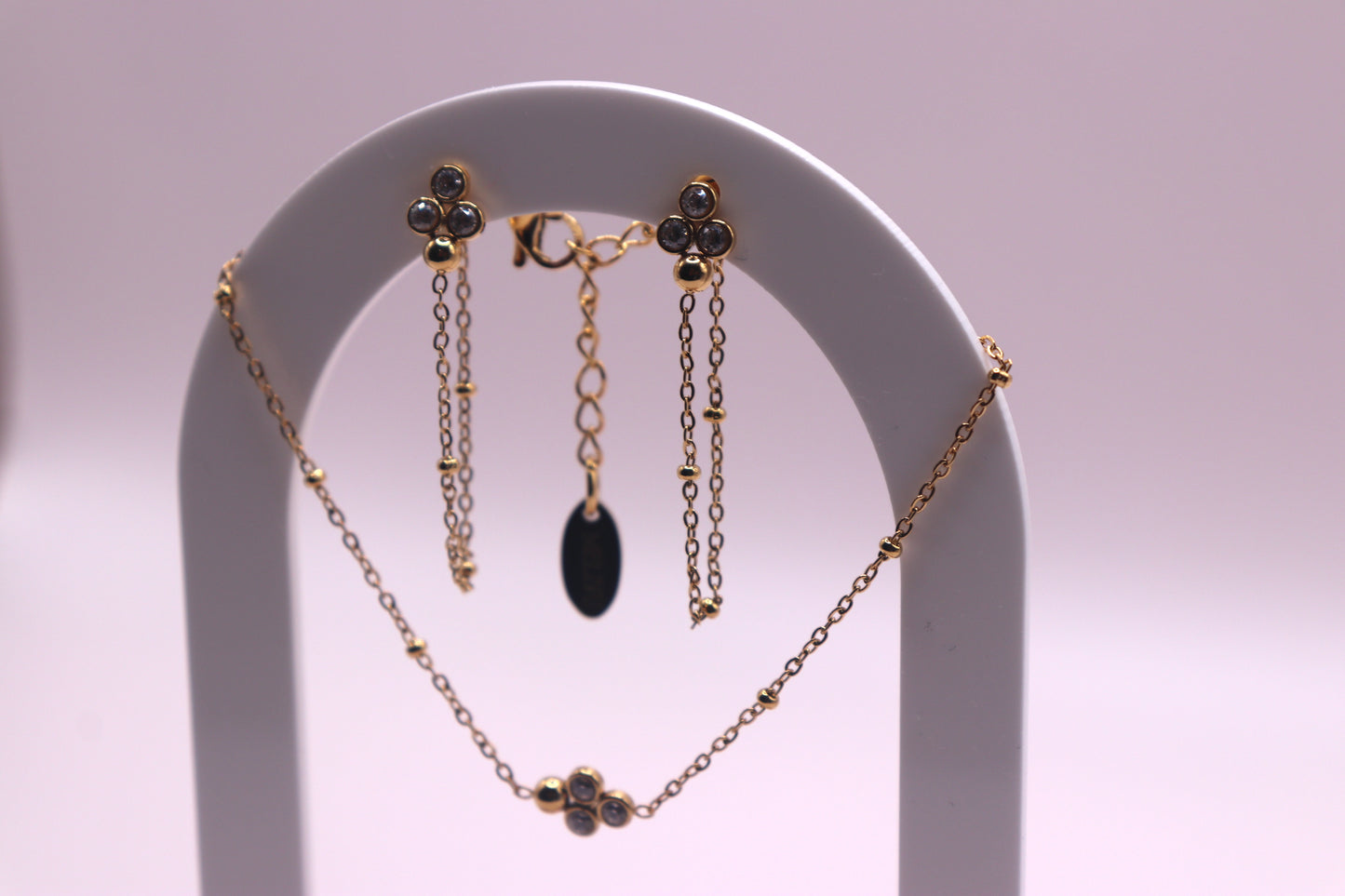 DANGLING EARRINGS