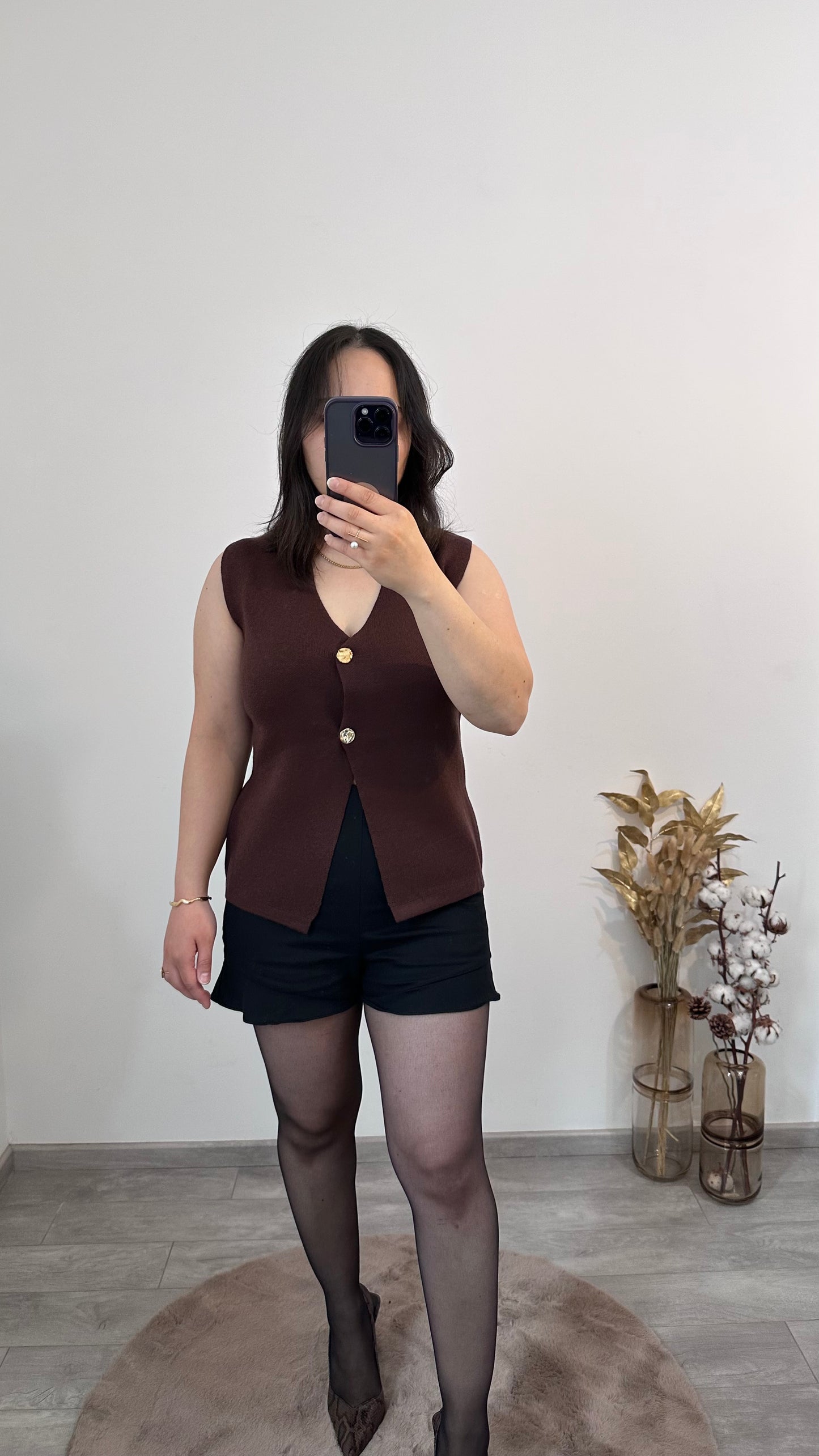 SLEEVELESS KNITTED VEST