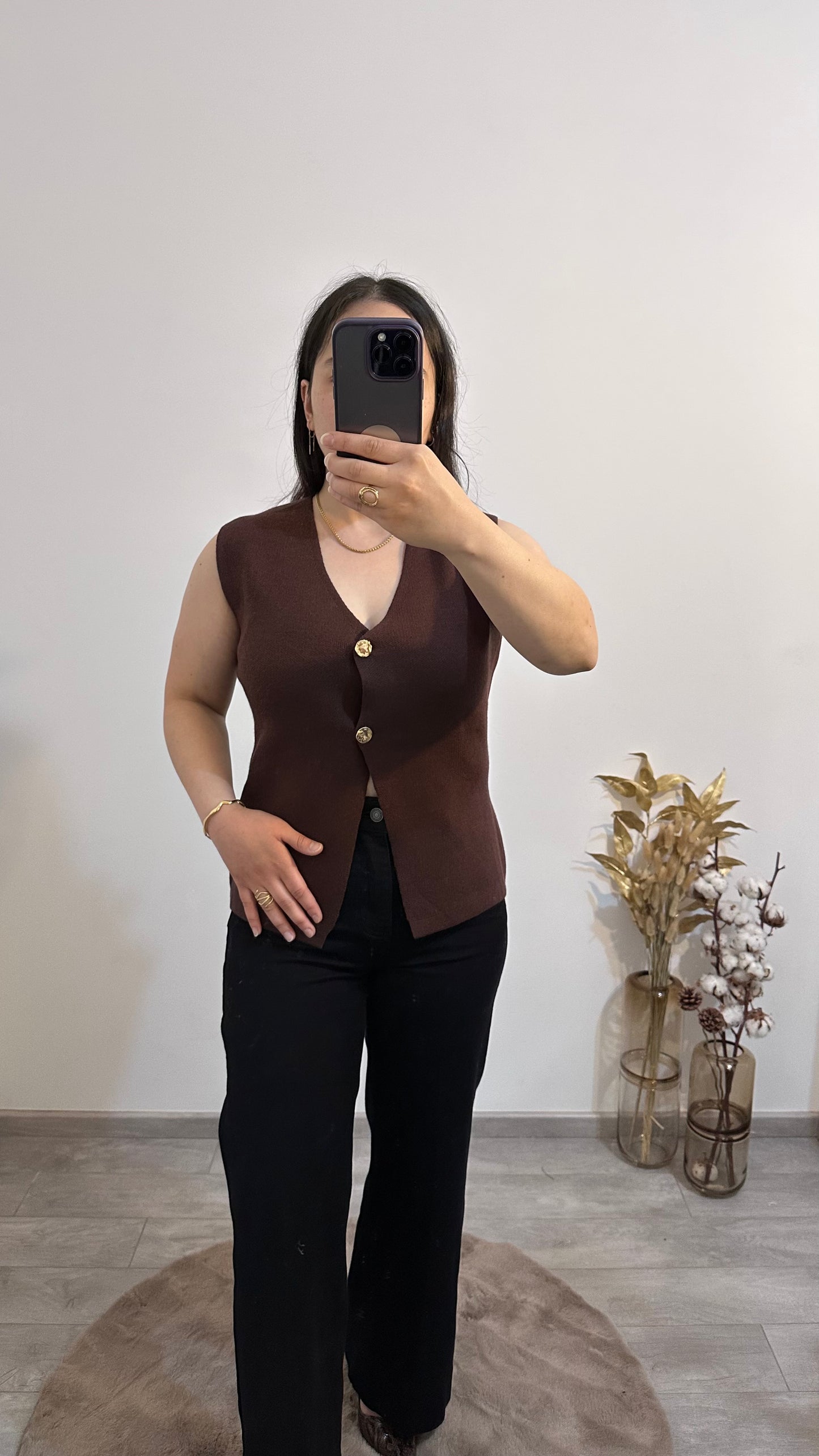 SLEEVELESS KNITTED VEST