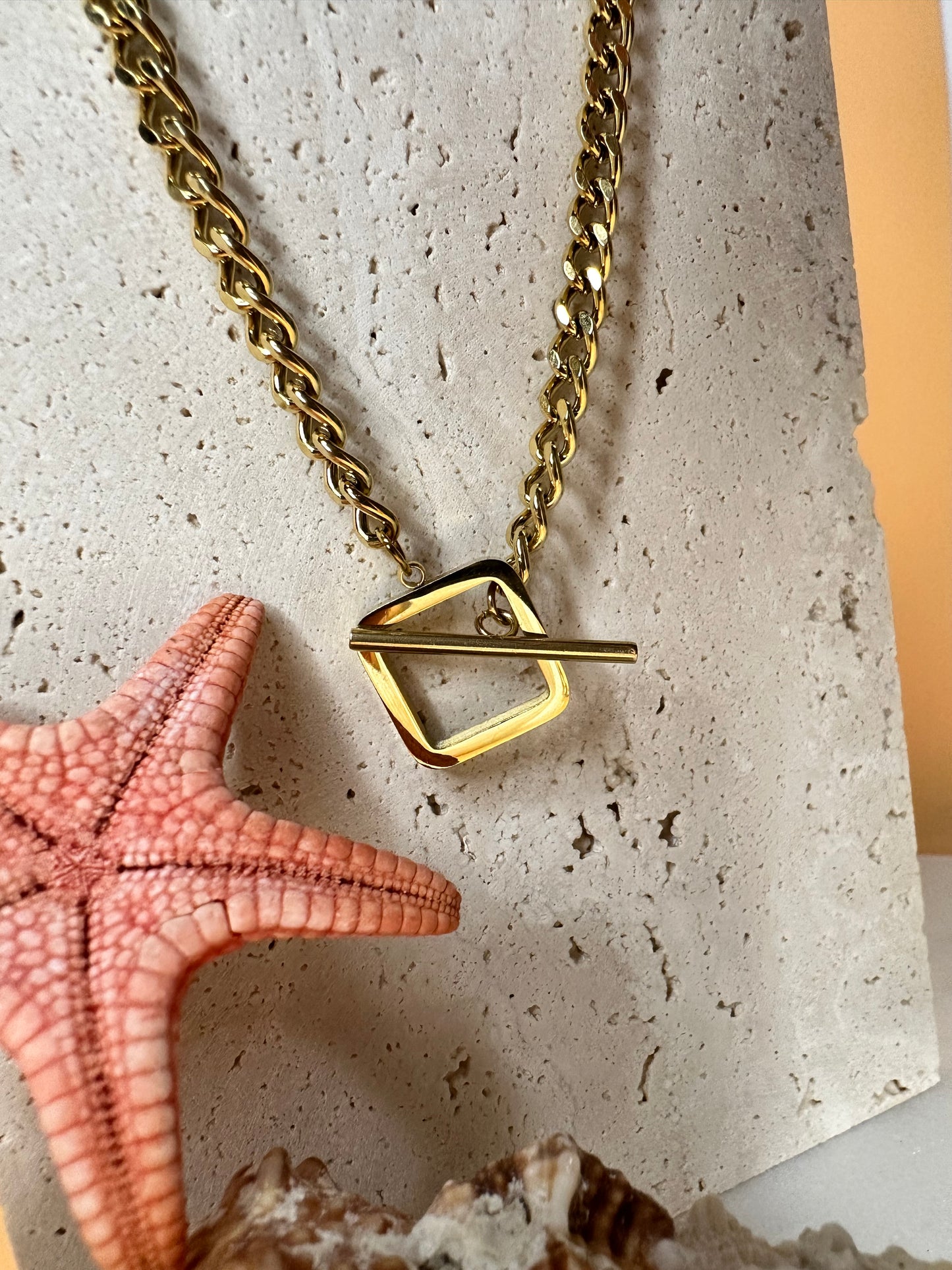COLLIER NAEL
