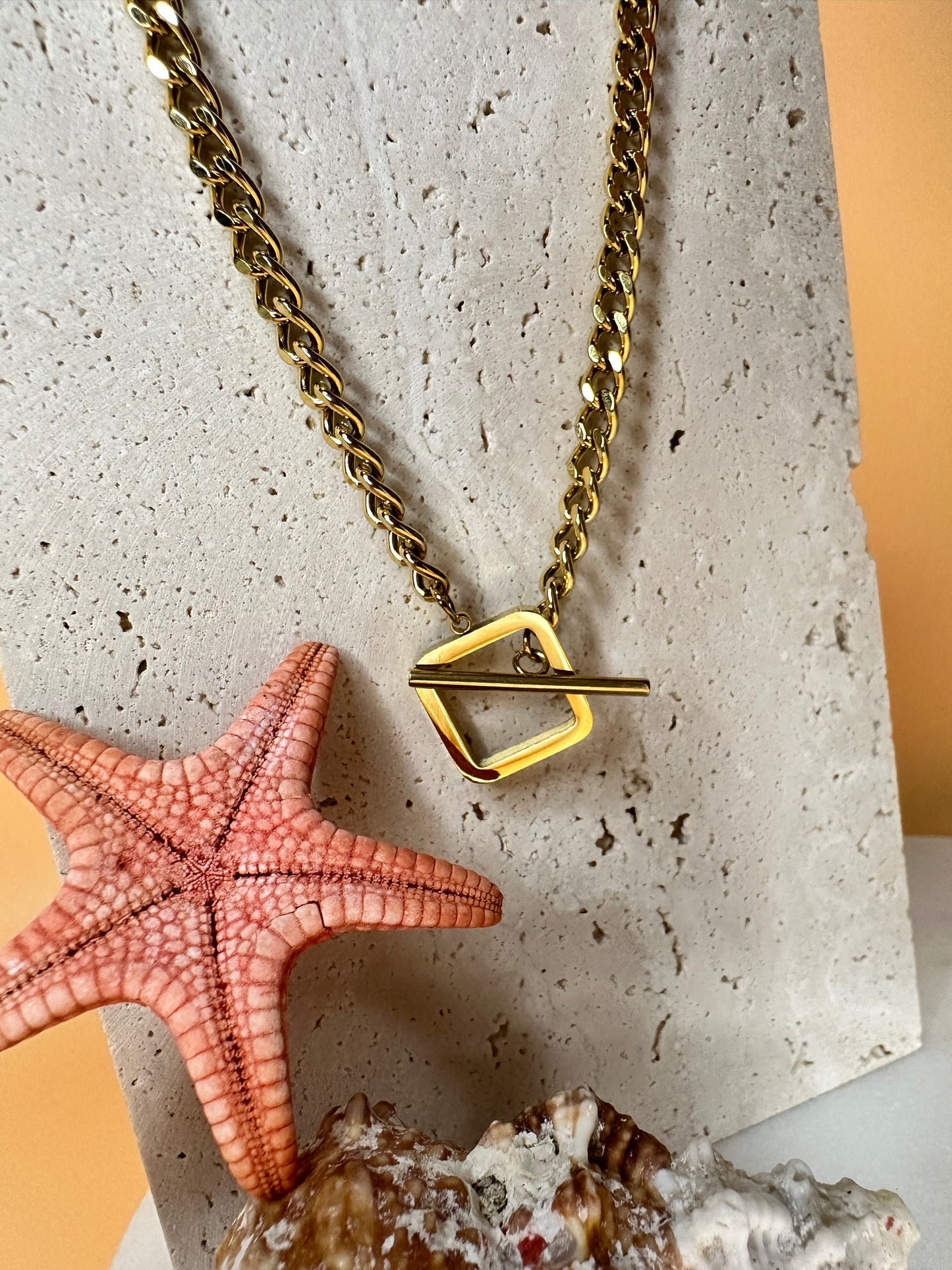 COLLIER NAEL